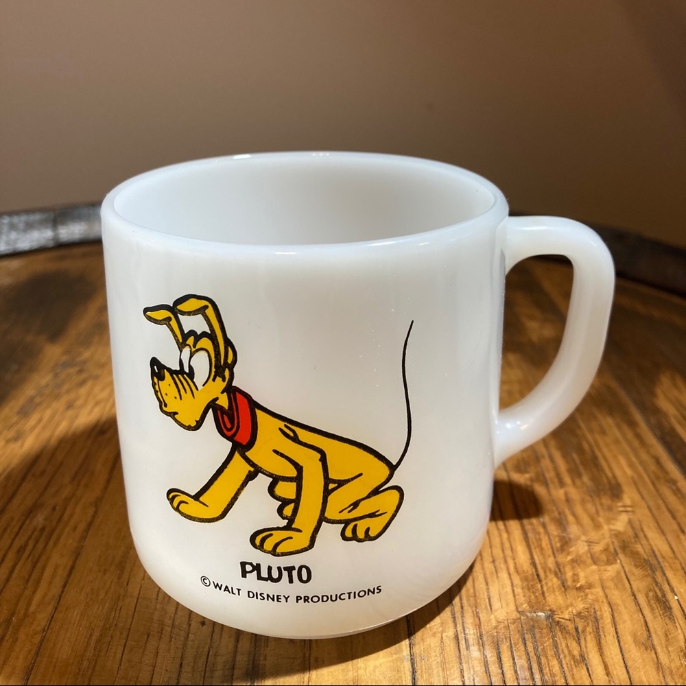 Vintage Disney Pluto milk glass coffee mug